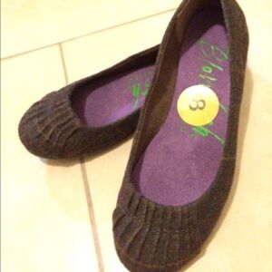 Blowfish Dark Brown Flats with Purple Insole